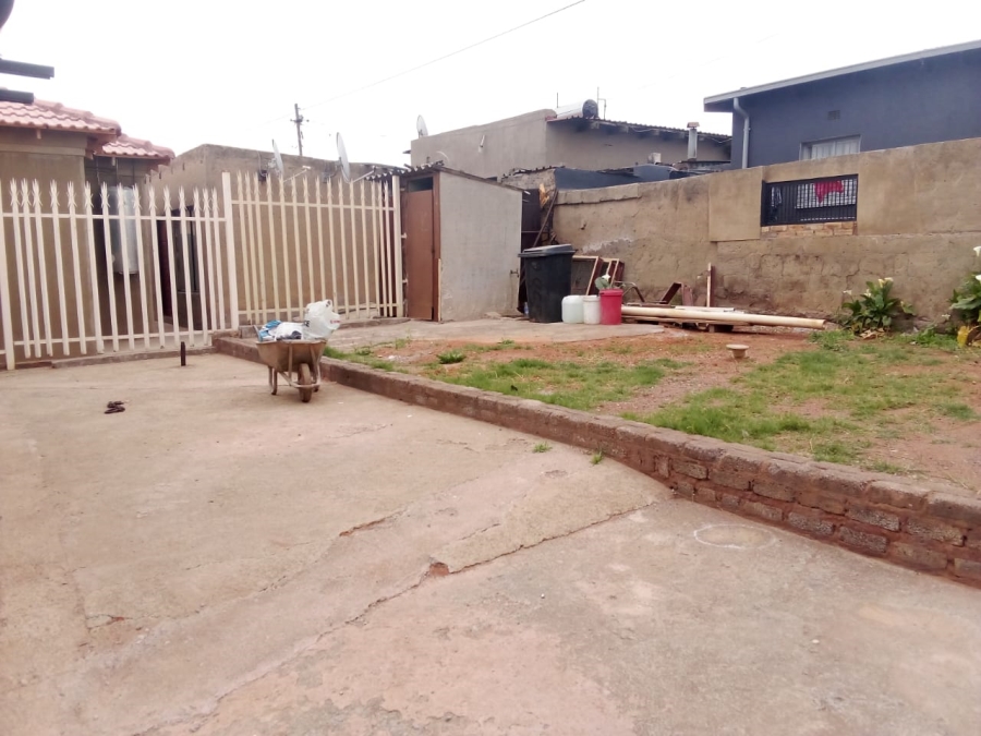 2 Bedroom Property for Sale in Mapetla Gauteng