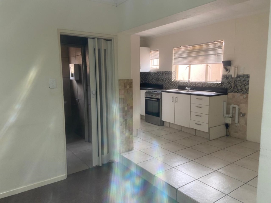 To Let 1 Bedroom Property for Rent in Sandringham Gauteng