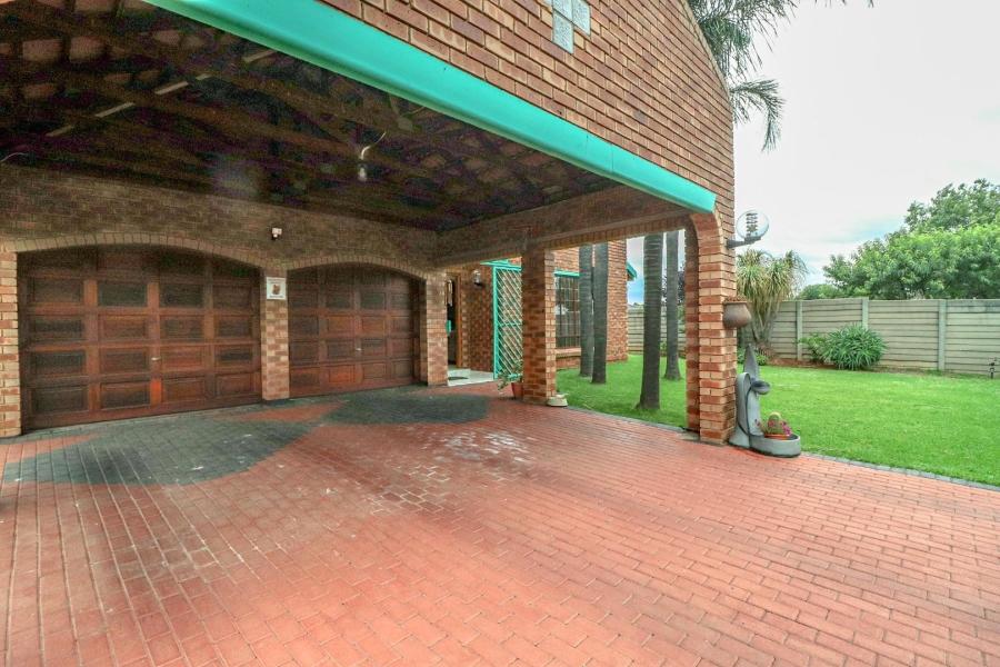 3 Bedroom Property for Sale in Bonaero Park Gauteng