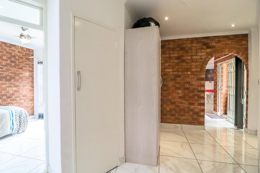 3 Bedroom Property for Sale in Bonaero Park Gauteng