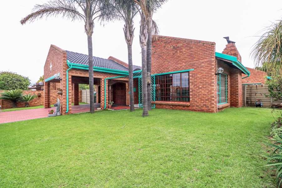 3 Bedroom Property for Sale in Bonaero Park Gauteng