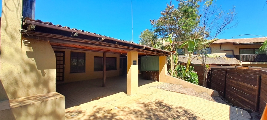 To Let 3 Bedroom Property for Rent in Glen Austin Gauteng