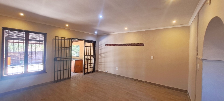 To Let 3 Bedroom Property for Rent in Glen Austin Gauteng