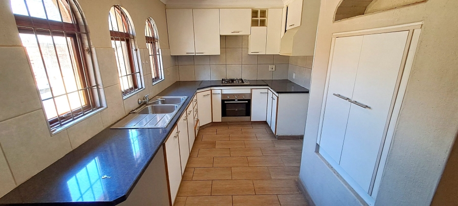 To Let 3 Bedroom Property for Rent in Glen Austin Gauteng