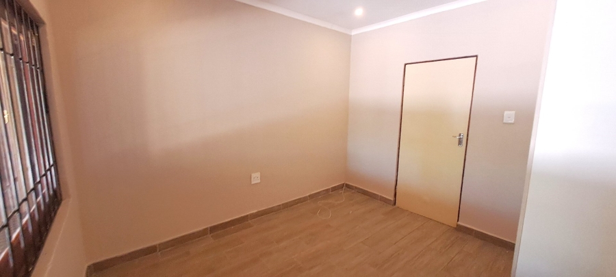 To Let 3 Bedroom Property for Rent in Glen Austin Gauteng