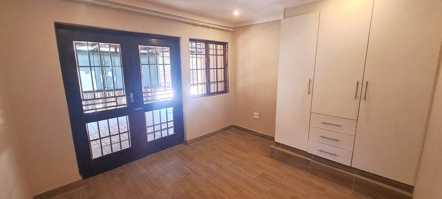 To Let 3 Bedroom Property for Rent in Glen Austin Gauteng