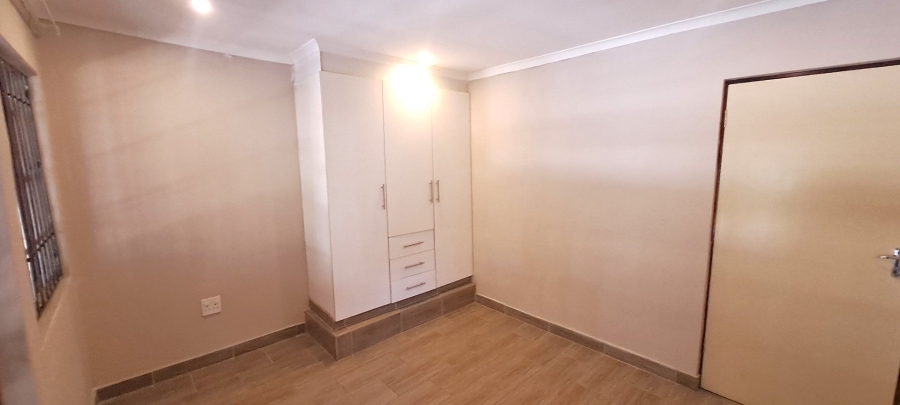 To Let 3 Bedroom Property for Rent in Glen Austin Gauteng