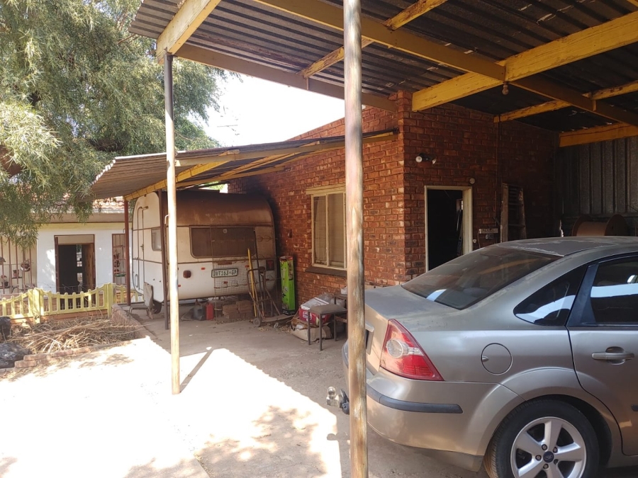 3 Bedroom Property for Sale in Mountain View Gauteng