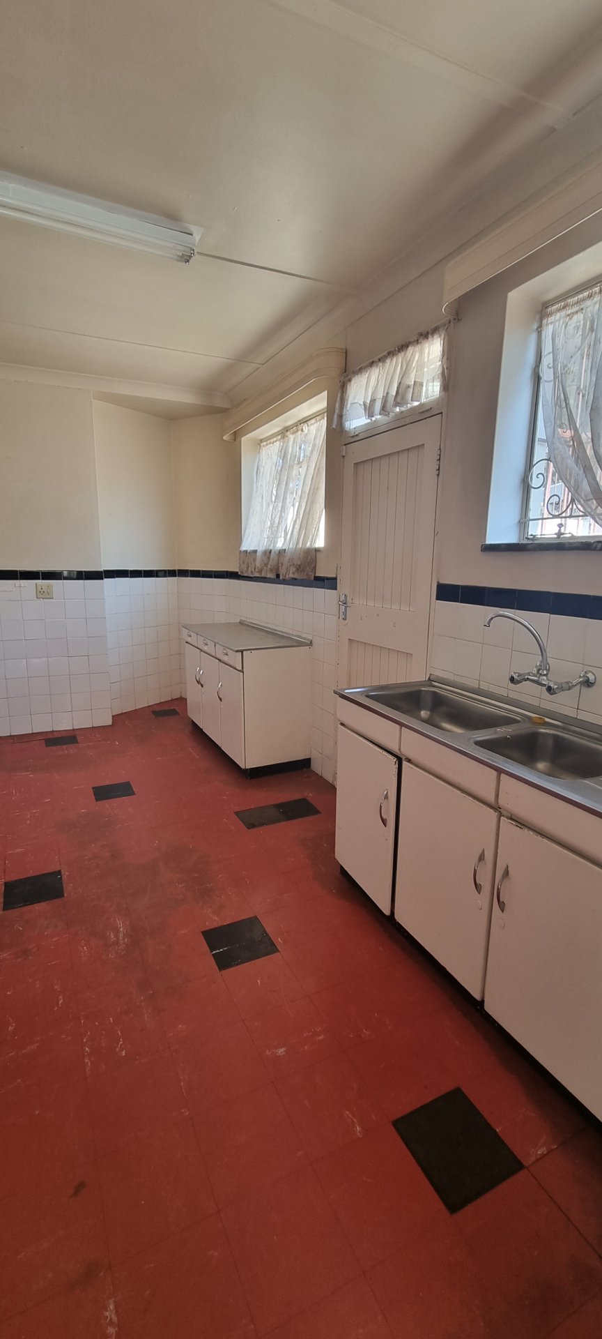 To Let 4 Bedroom Property for Rent in Robertsham Gauteng