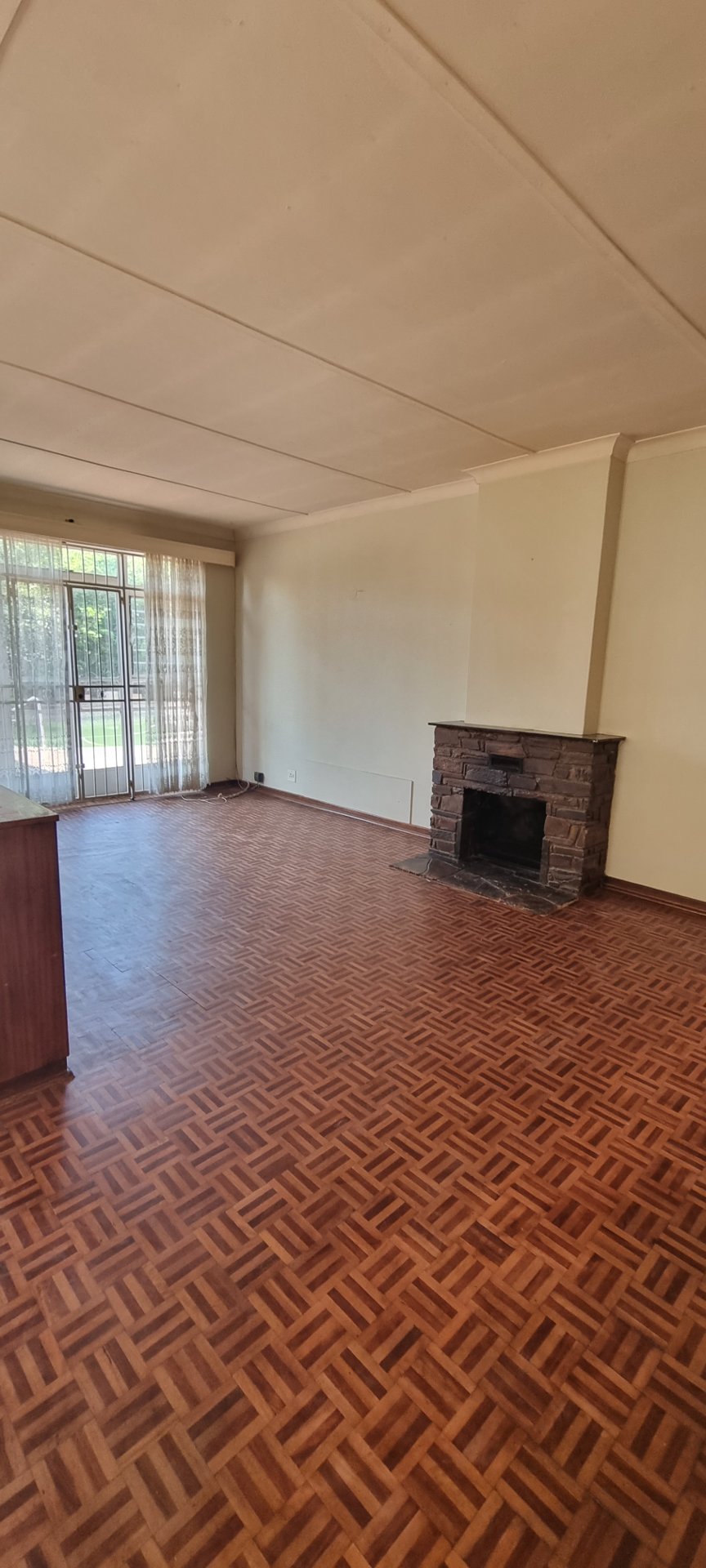 To Let 4 Bedroom Property for Rent in Robertsham Gauteng