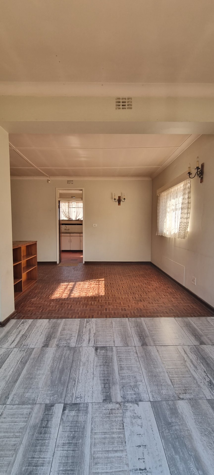 To Let 4 Bedroom Property for Rent in Robertsham Gauteng