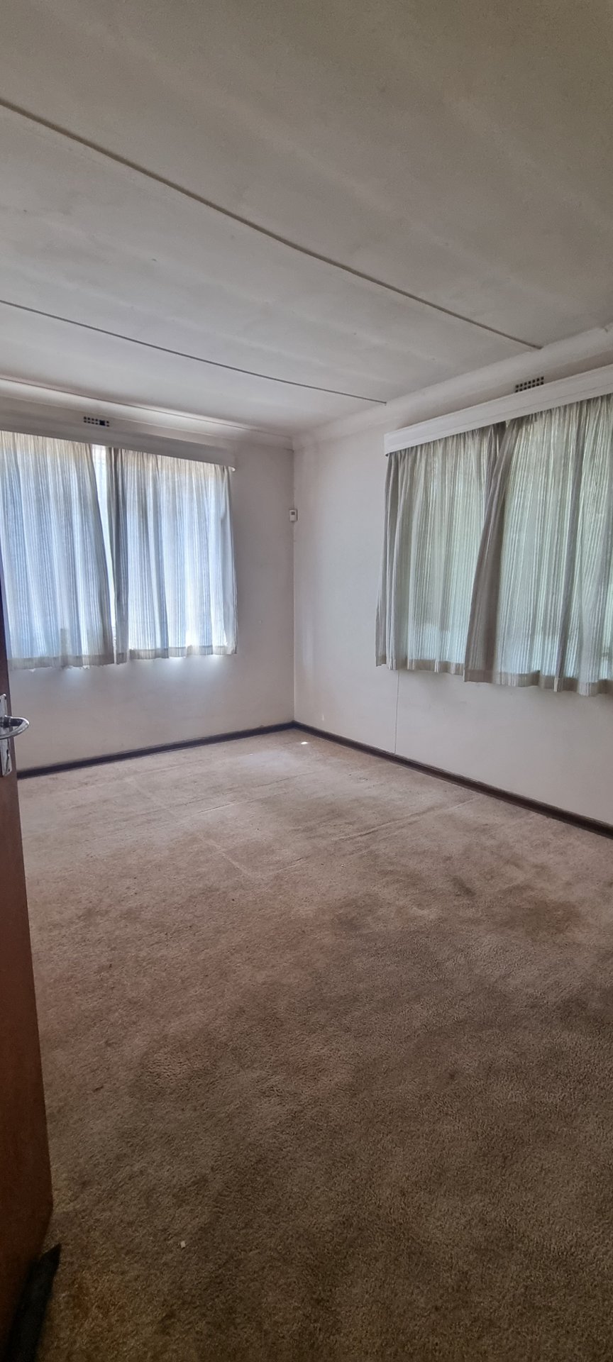 To Let 4 Bedroom Property for Rent in Robertsham Gauteng