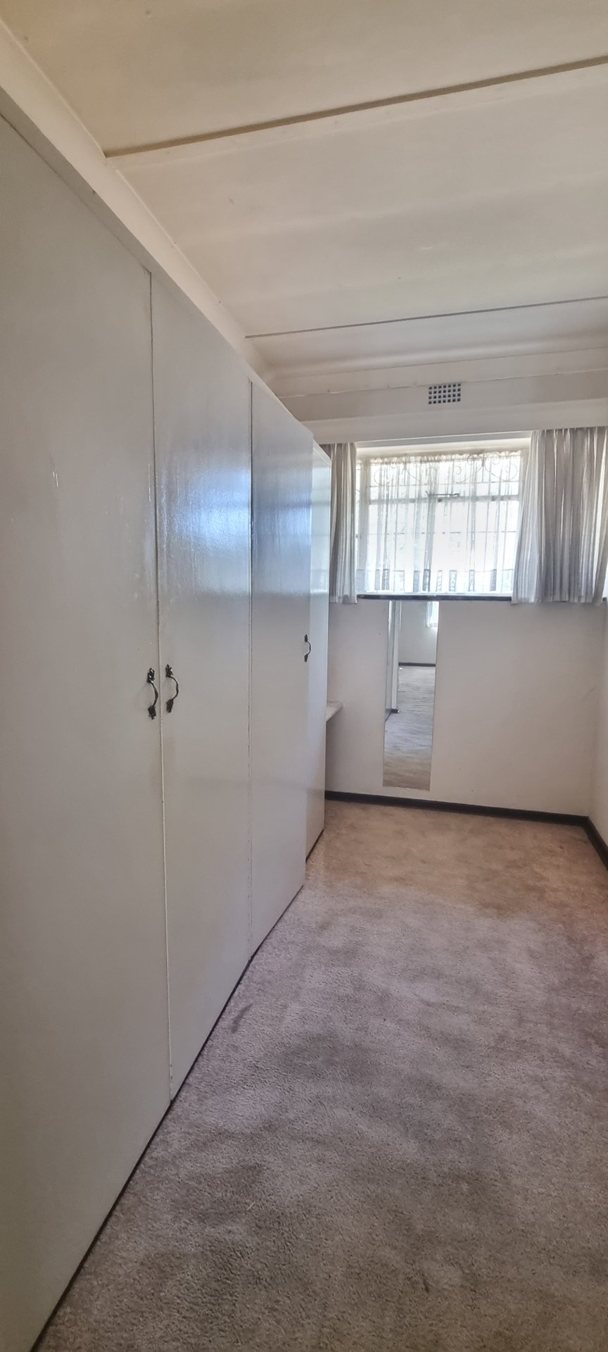 To Let 4 Bedroom Property for Rent in Robertsham Gauteng