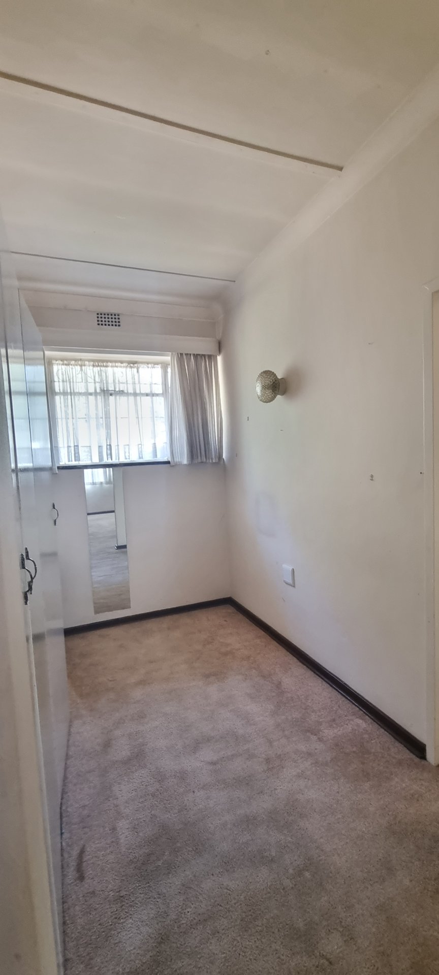 To Let 4 Bedroom Property for Rent in Robertsham Gauteng