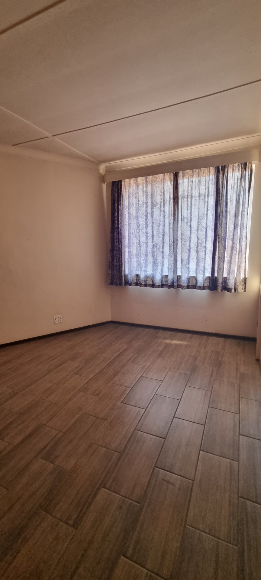 To Let 4 Bedroom Property for Rent in Robertsham Gauteng