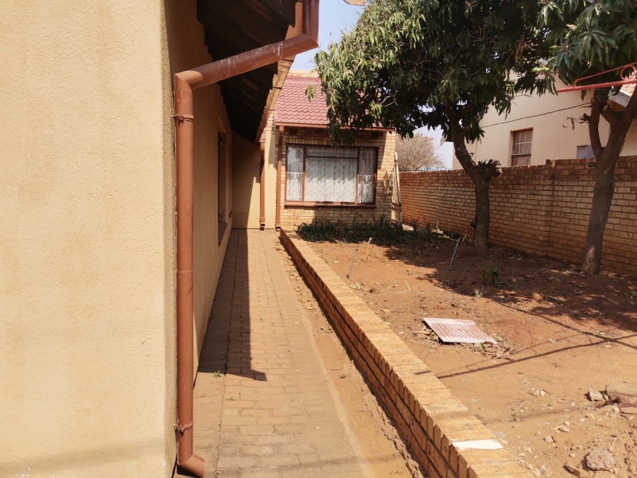 4 Bedroom Property for Sale in Soshanguve BB Gauteng