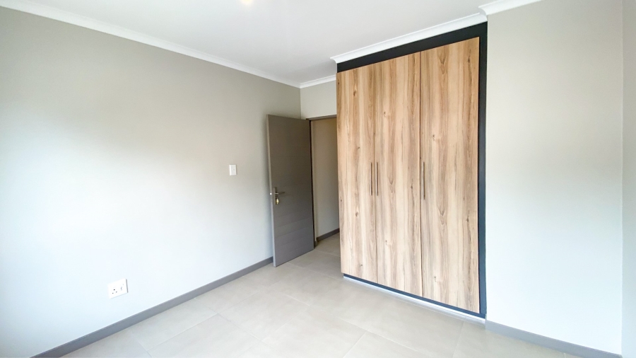 To Let 2 Bedroom Property for Rent in Crowthorne AH Gauteng