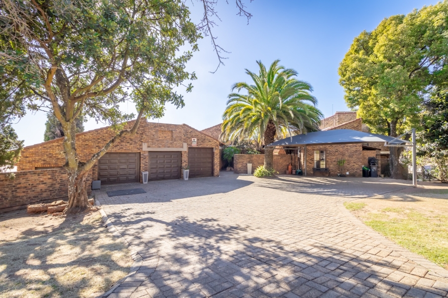 4 Bedroom Property for Sale in Noordheuwel Gauteng