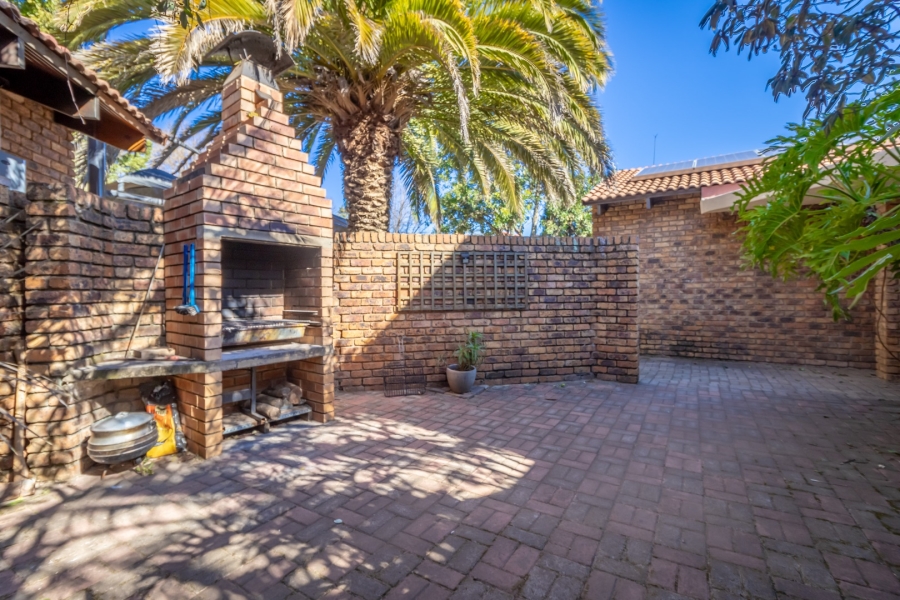 4 Bedroom Property for Sale in Noordheuwel Gauteng