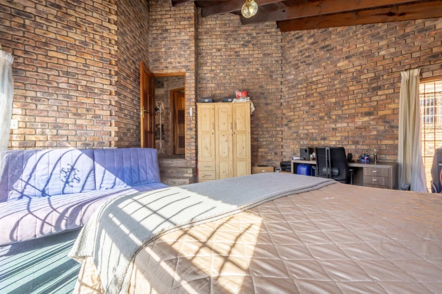 4 Bedroom Property for Sale in Noordheuwel Gauteng