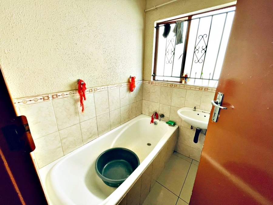 2 Bedroom Property for Sale in Birch Acres Gauteng