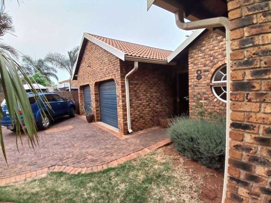 4 Bedroom Property for Sale in Northvilla Gauteng