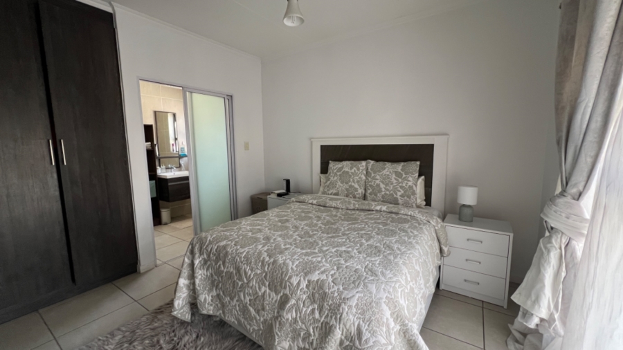 1 Bedroom Property for Sale in Bryanston Gauteng