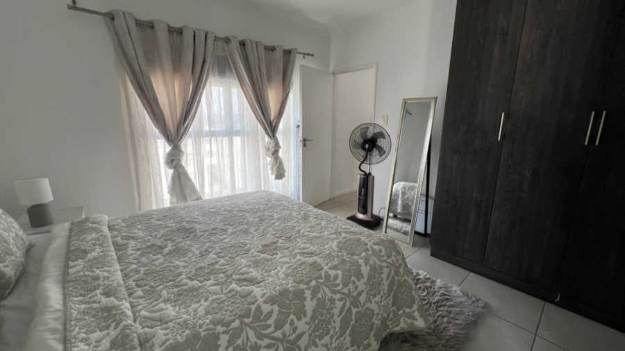 1 Bedroom Property for Sale in Bryanston Gauteng