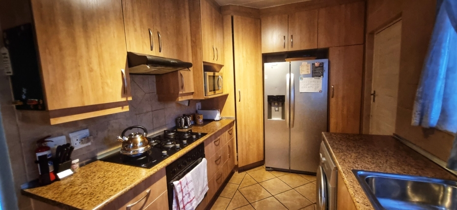 To Let 3 Bedroom Property for Rent in Atlasville Gauteng