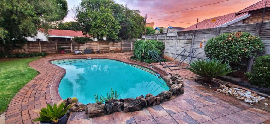 To Let 3 Bedroom Property for Rent in Atlasville Gauteng