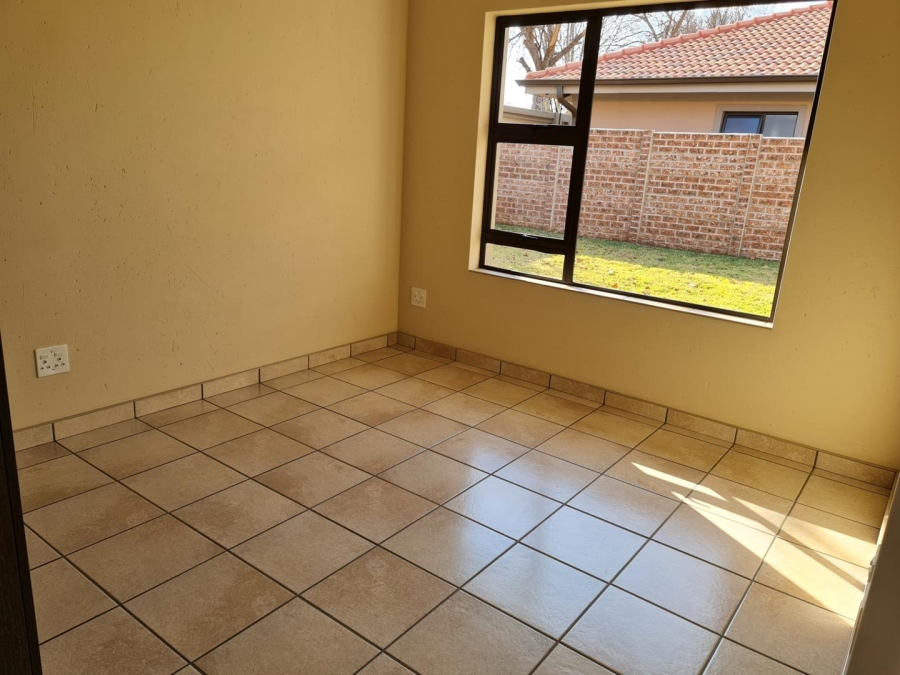 2 Bedroom Property for Sale in Comet Gauteng