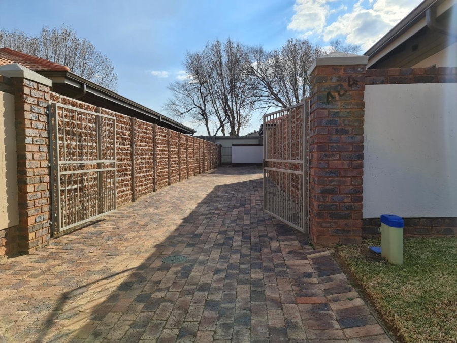 2 Bedroom Property for Sale in Comet Gauteng