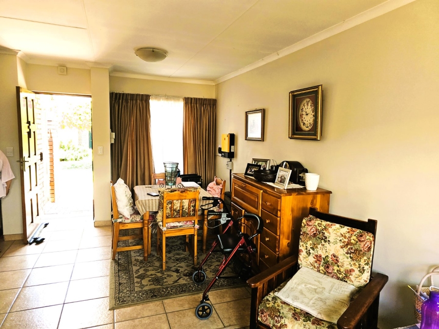 2 Bedroom Property for Sale in Die Wilgers Gauteng