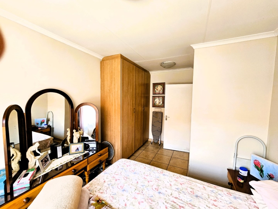 2 Bedroom Property for Sale in Die Wilgers Gauteng