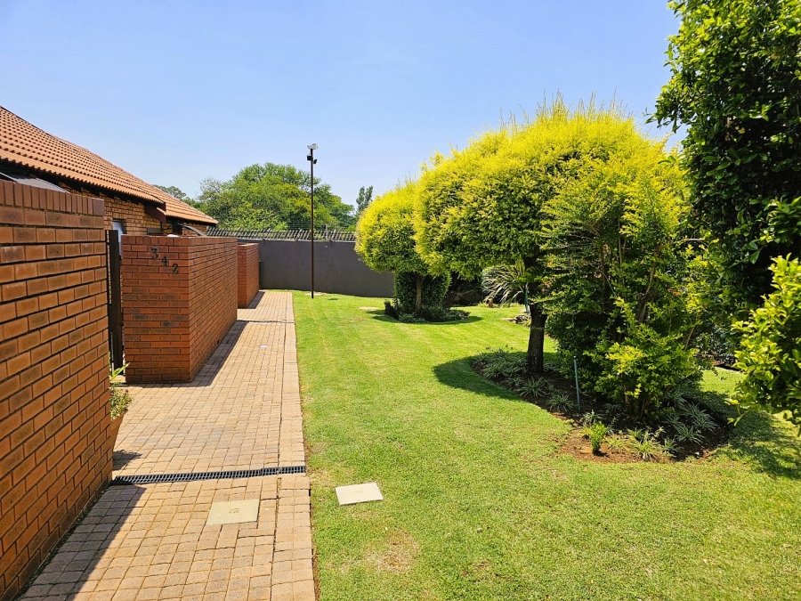 2 Bedroom Property for Sale in Die Wilgers Gauteng