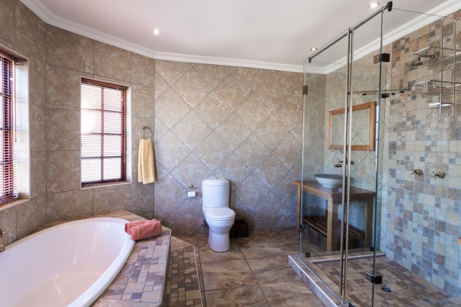 5 Bedroom Property for Sale in Amberfield Ridge Gauteng