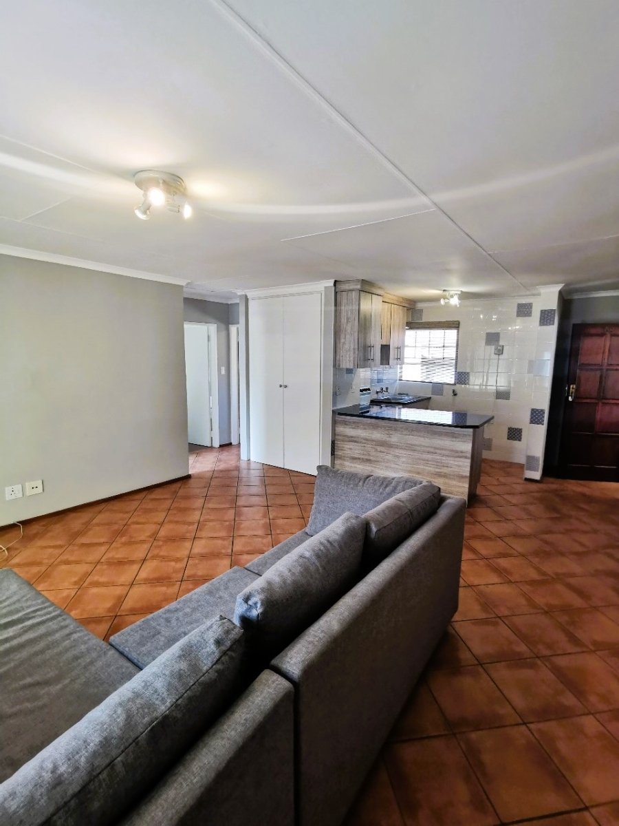 2 Bedroom Property for Sale in Die Hoewes Gauteng