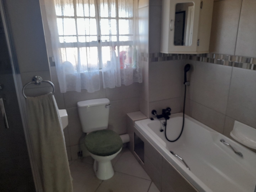 To Let 2 Bedroom Property for Rent in Parkdene Gauteng