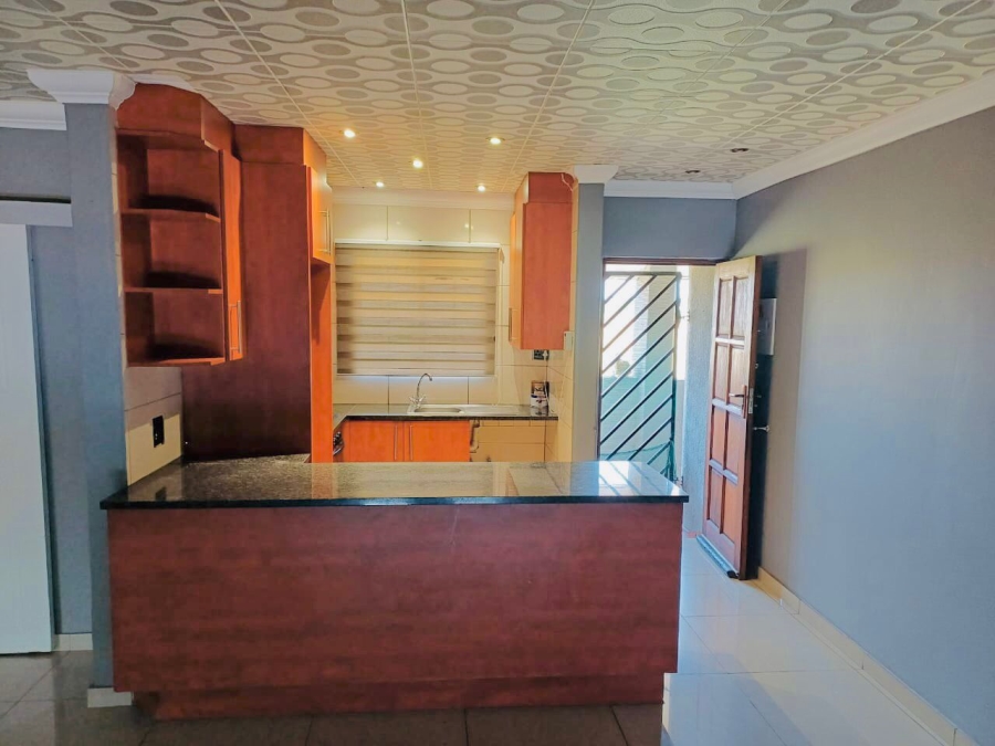 To Let 2 Bedroom Property for Rent in Parkdene Gauteng