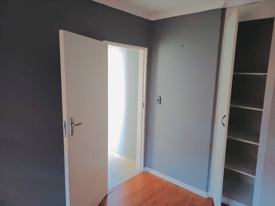 To Let 2 Bedroom Property for Rent in Parkdene Gauteng