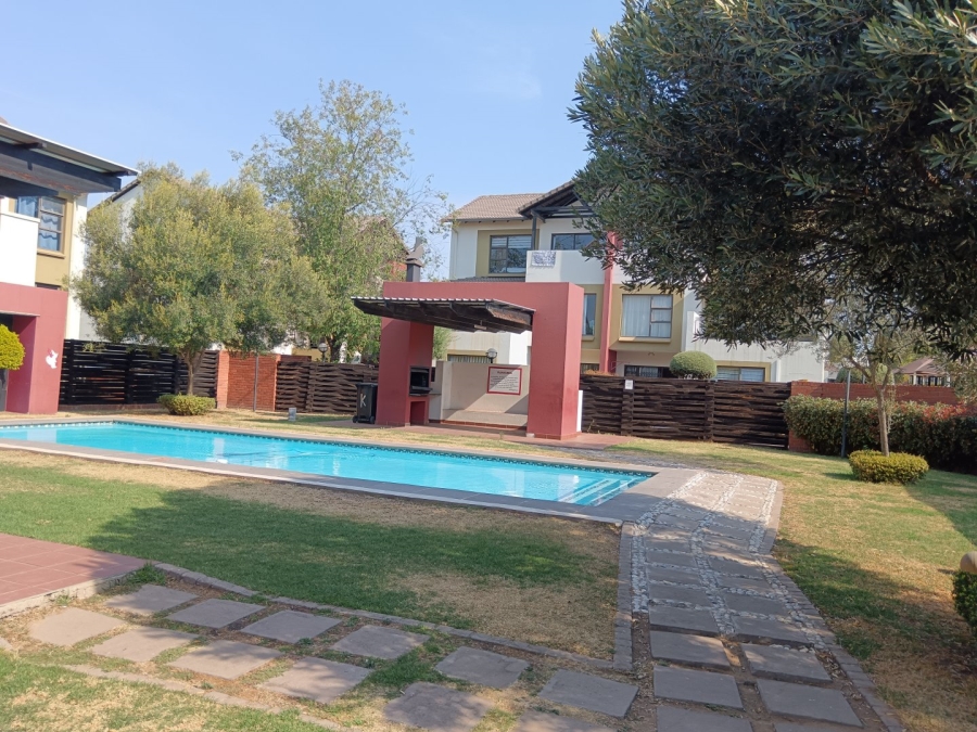 To Let 3 Bedroom Property for Rent in Noordwyk Gauteng