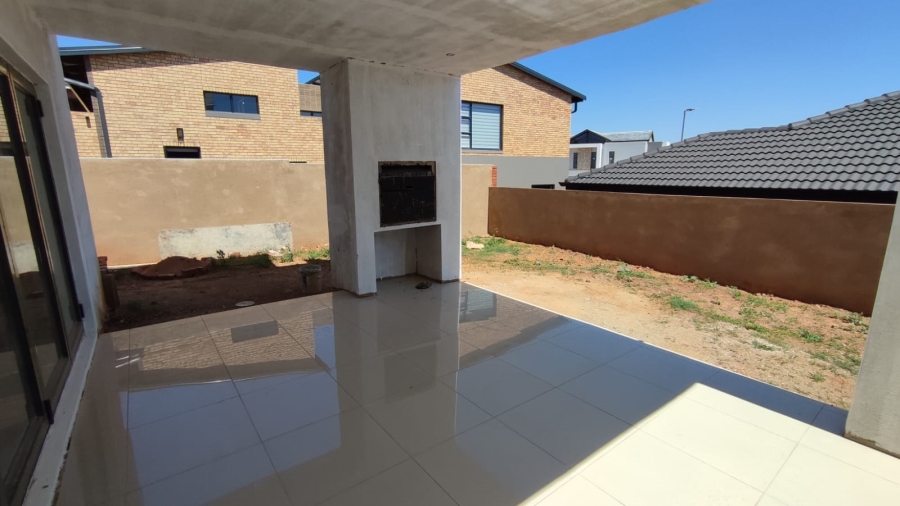  Bedroom Property for Sale in Eldo Village Estate Gauteng