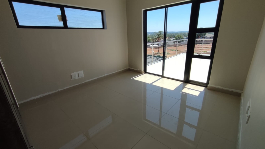  Bedroom Property for Sale in Eldo Village Estate Gauteng