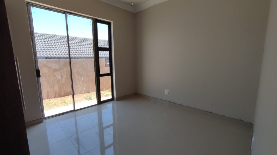  Bedroom Property for Sale in Eldo Village Estate Gauteng