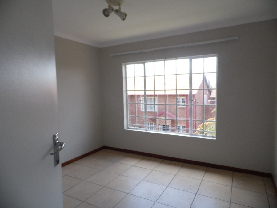 2 Bedroom Property for Sale in The Reeds Gauteng