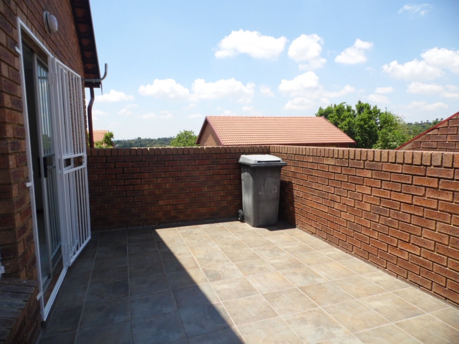 2 Bedroom Property for Sale in The Reeds Gauteng