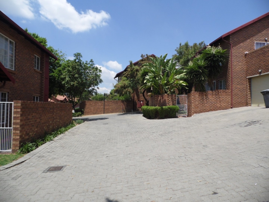 2 Bedroom Property for Sale in The Reeds Gauteng