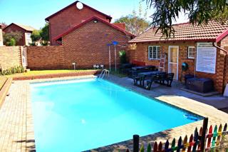 2 Bedroom Property for Sale in The Reeds Gauteng