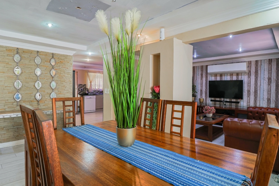 5 Bedroom Property for Sale in The Reeds Gauteng