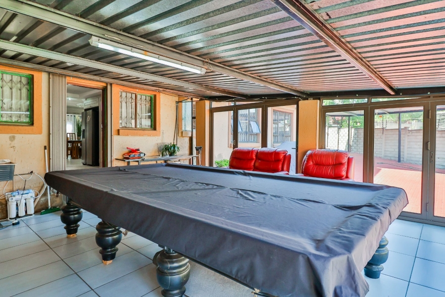 5 Bedroom Property for Sale in The Reeds Gauteng